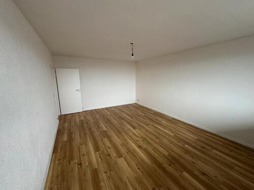 Foto - Frisch renovierte 3-Zimmer-Wohnung mit Aufzug – ca. 83 m²