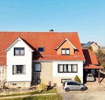 Großes Zweifamilienhaus (Mehrgenerationenhaus) - Breuna