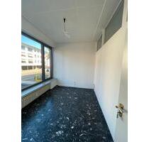 Praxisraum zu vermieten 570 - 570,00&nbsp;EUR Kaltmiete, ca.&nbsp; 12,00&nbsp;m&sup2; in Fellbach (PLZ: 70736) Oeffingen