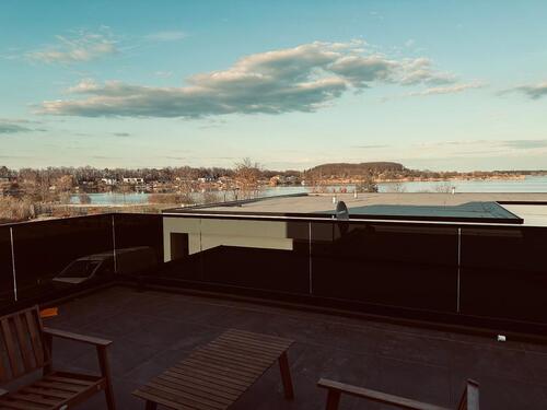 Foto - Modernes Architektenhaus mit Pool am Niegripper See