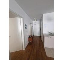 Helle, moderne 2 Zimmer Whg, mit Küche+Balkon+Garage und Aufzug - Frankfurt am Main Gutleutviertel