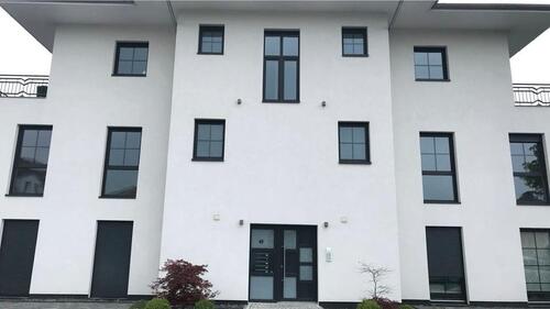 Foto - Hochwertige Wohnung mit eigenem Garten und zwei Stellplätzen