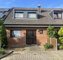 Kerpen Brüggen,Reihenhaus,3 Ebenen,Garten,Garage,von Privat