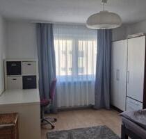 Nettes WG-Zimmer mit eigenem Bad in 2er Frauen WG - Villingen-Schwenningen