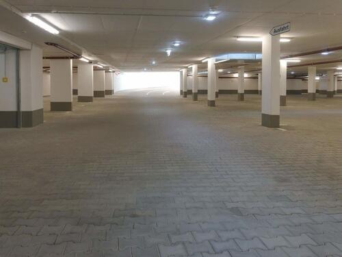 Foto - Tiefgaragenstellplatz für LangzeitSaison