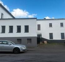 Vielseitig nutzbare Halle zu vermieten mit Dachboden - Plettenberg