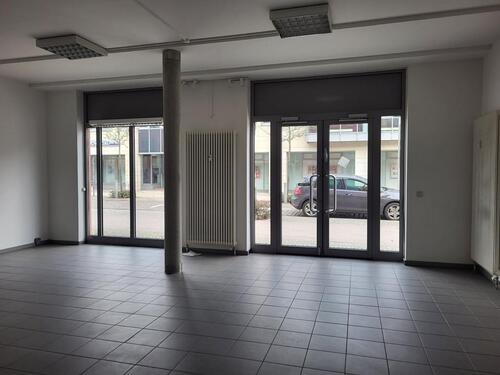 Foto - Attraktive Gewerbemieteinheit in Neustrelitz, Strelitzer Straße