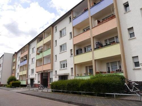 Foto - Renovierte 2 Zimmer Wohnung Hanau mit 2 Balkonen und Badewanne