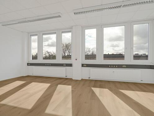 Foto - TEILBARES BÜRO IN BERLIN – MIT TEEKÜCHE & STELLPLATZ!*