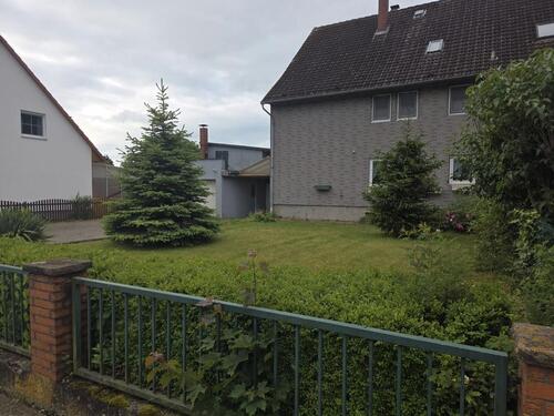 Foto - Charmante Doppelhaushälfte mit großem Grundstück und Ausbaupotenz