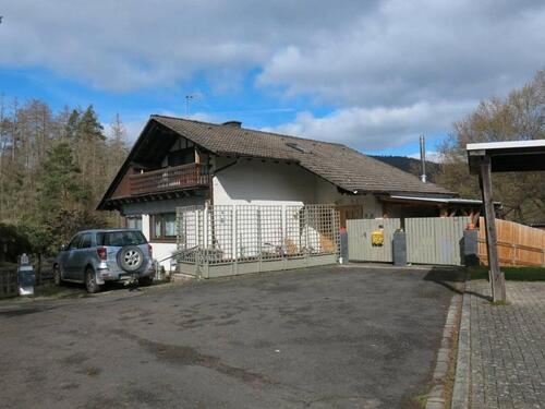 Foto - Freistehendes Wohnhaus mit drei Wohnungen 