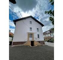 3-Familien-Haus in Borken (Hessen), zentrale Lage, guter Zustand.