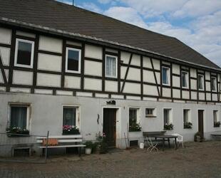 günstige 6-Raum Wohnung auf Bauernhof - Großschirma