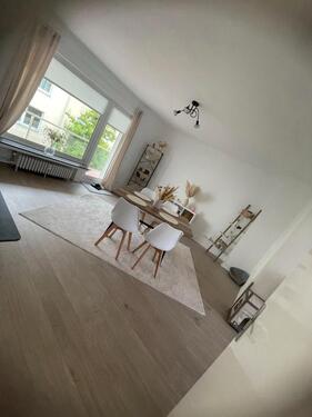 Foto - 3,5 Raum Innenstadt, 2 Balkone, Bad: Wanne + Dusche + Fenster