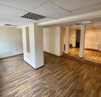 Büro Praxis Ladenfläche - 370,00 EUR Kaltmiete, in Apolda (PLZ: 99510)
