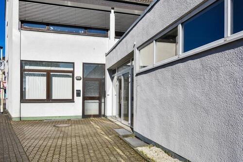 Foto - Praxis! Büro! Ladenlokal! Lager! Werkstatt. Hier ist alles möglich. Zentral. Ca. 353m². Teilbar.