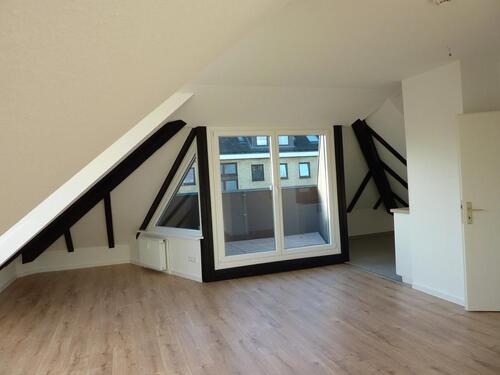 Foto - Preetz, indiv.exkl. 2 Zi.-DG-Wohnung, komplett renov.san. - TOP