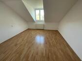 Foto - 3-Zimmer-Dachgeschosswohnung am Markt in Bad Lobenstein