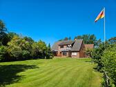 Foto - Einfamilienhaus mit Einliegerwohnung und großen Grundstück