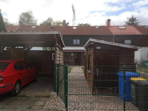 Foto - Kleines Haus in Zwickau + Carport +leicht zu bewirtschaften
