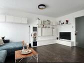 Foto - Stilvolle, neuwertige 4-Zimmer-Wohnung mit Terrasse und Garten
