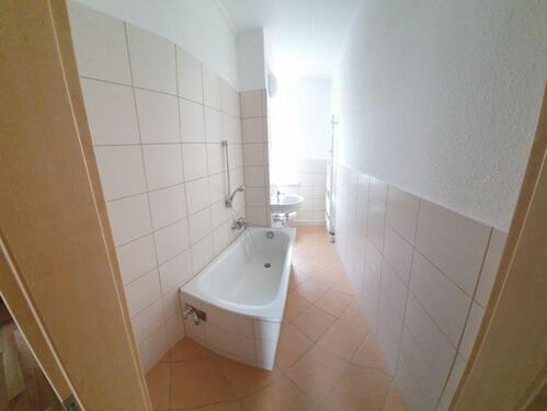 Foto - frei ab 01.05.26, neues Bad mit Badewanne,