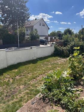 Foto - Großzügige 4-Zimmer-Wohnung mit sonniger Terrasse und Garten