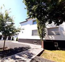 Exclusive Stadtvilla mit 4 Wohneinheiten & Ausbaureserve +Privat+ - Düren Rölsdorf