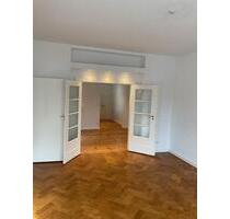 Schön geschnittene 3,5 Zimmer Altbauwohnung in Berlin Wilmersdorf - Kleinmachnow