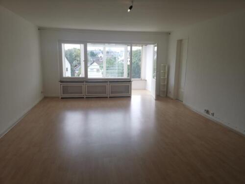 Foto - 2ZW WOHNUNG ALTBAU WANNENBAD EBK WINTERGARTEN ZENTRALE LAGE FRIEDBERGER ANLAGE 15ECKE SANDWEGPFINGSTWEIDSTR PARK GEGENÜBER RUHIGE LAGE WOHNUNG GEHT NACH HINTEN ZUM GARTEN 1.250 €