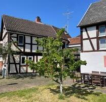 Charmantes kleines Fachwerkhaus mit Garten und Hof - Hirzenhain