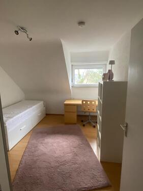 Foto - Zwei WG-Zimmer mit 8 und 15qm in Canstatt ab 01.03. zu vermieten