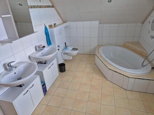 Foto - Schöne 2-Zimmer-Dachgeschosswohnung mit direkter Waldnähe in Wall