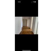 4-Zimmer-Wohnung mit Balkon und Garage – Unrenoviert - Stuttgart Stuttgart-Mitte