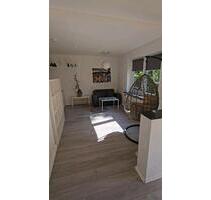 Helle voll möbilierte 1-Zimmer-Wohnung in Hamburg-Fischbek