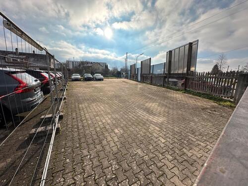 Foto - Freifläche Stellplätze in München-Aubing zu vermieten Autohandel