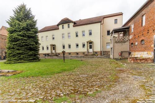 Foto - Attraktives Mehrfamilienhaus auf 7848 m² Grundstücksfläche