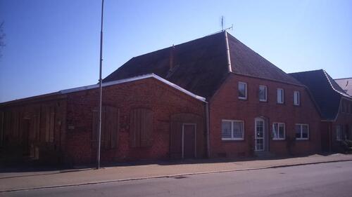 Foto - Vierfamilienhaus mit großem Grundstück