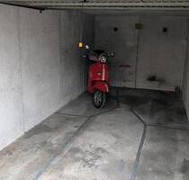Biete Stellplatz für Motorrad Roller in Düsseldorf-Wersten