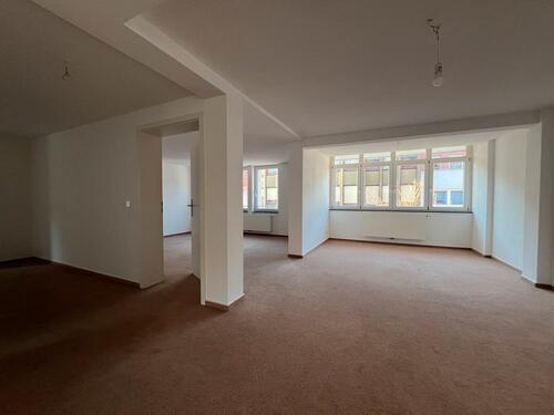 Foto - Helle, renovierte 3-Zimmerwohnung mit Balkon in zentraler Lage