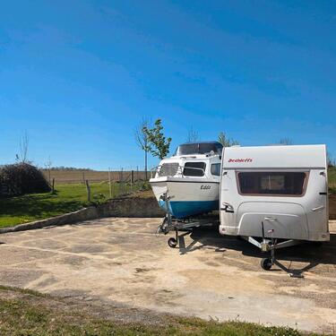 Foto - Stellplatz für Wohnwagen, Wohnmobil Boot o.ä. in Adelsberg