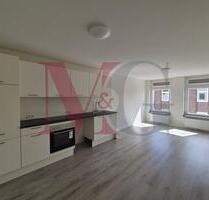 Moderne Dachgeschosswohnung mit Wanne und Einbauküche - Wilhelmshaven