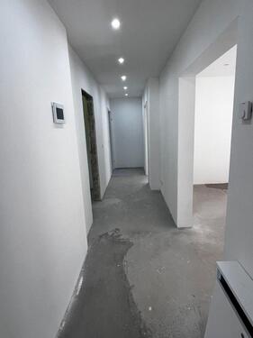Foto - Sanierte 3-Zi.-Whg. mit Fußbodenheizung, Stellplätze, Top Lage
