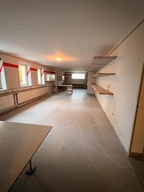 Foto - 200qm - Vermietung von Lagerflächen