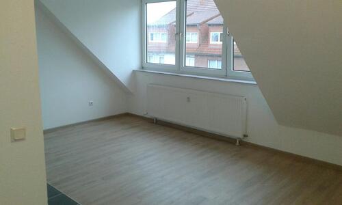 Foto - Modernisierte 1-Zimmer-Dachgeschosswohnung mit EBK in Jena-Cosped