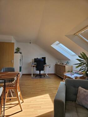 Foto - Dachgeschosswohnung in ruhiger Lage von Saulheim – 80 m²