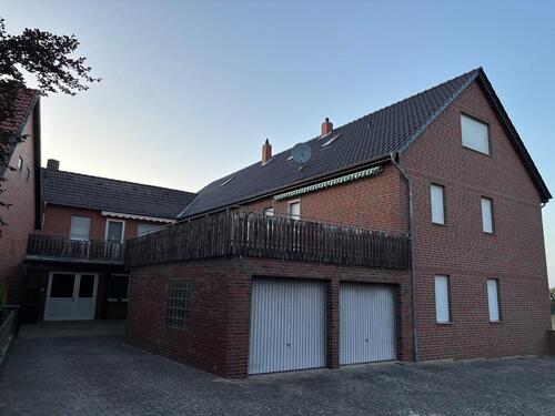 Foto - Großzügige Doppelhaushälfte, Dachterrasse, Doppelgarage, Dinklar