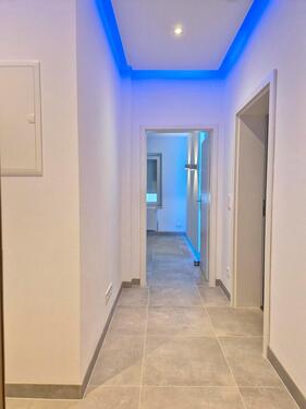 Foto - Erstbezug-Stilvoll komplett neu sanierte 2,5 EG-Wohnung. Hochstr.