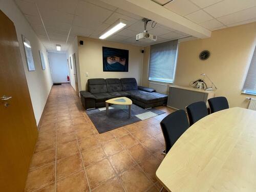 Foto - Büro mit Lagerfläche - Gewerbefläche - Schulungs- und Übungsraum