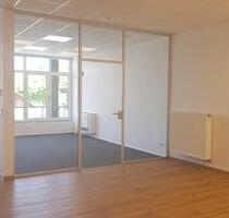 Büroräume modern ausgestattet - 990,00&nbsp;EUR Kaltmiete, ca.&nbsp; 105,00&nbsp;m&sup2; in Gottfrieding (PLZ: 84177)